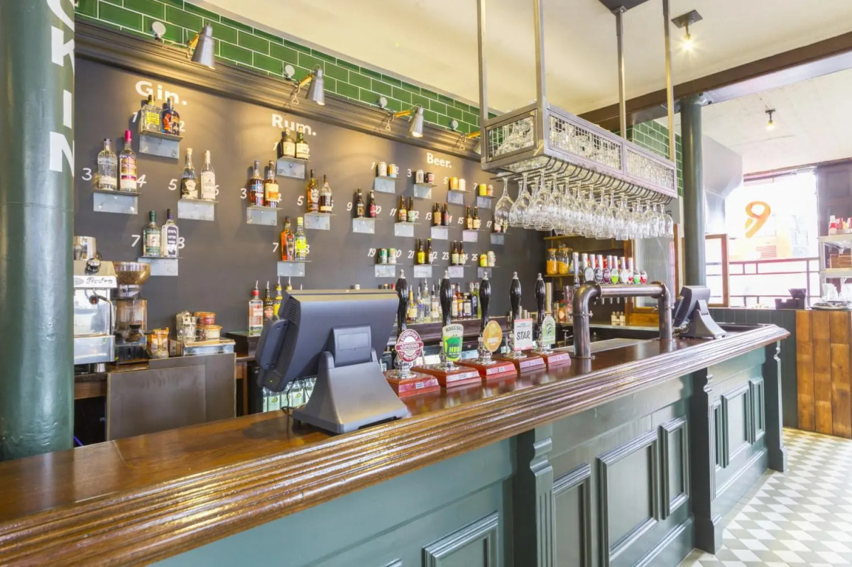 PubLove @ The Green Man - Hostel