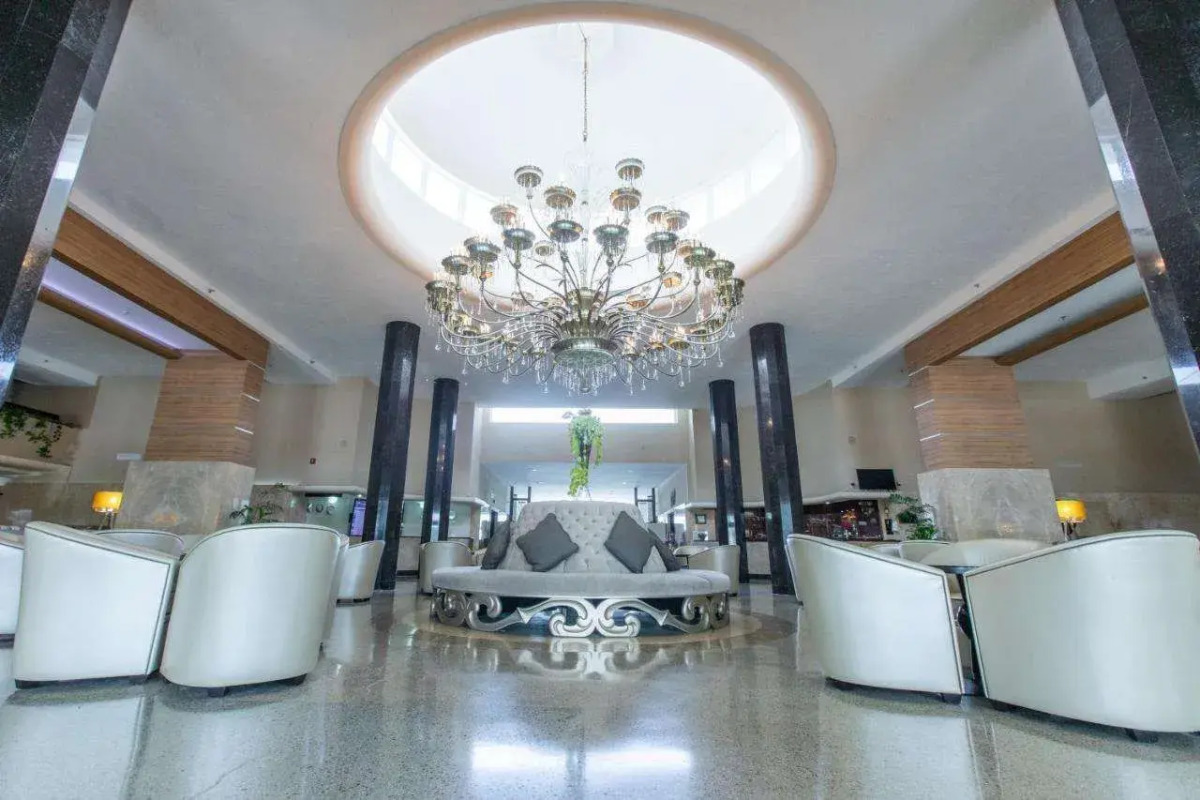 Sherry Frontenac Oceanfront Hotel