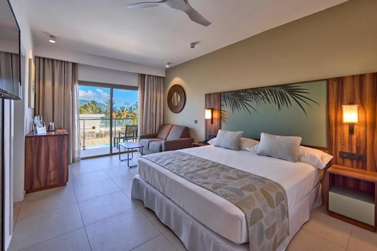 Отель Riu Turquoise