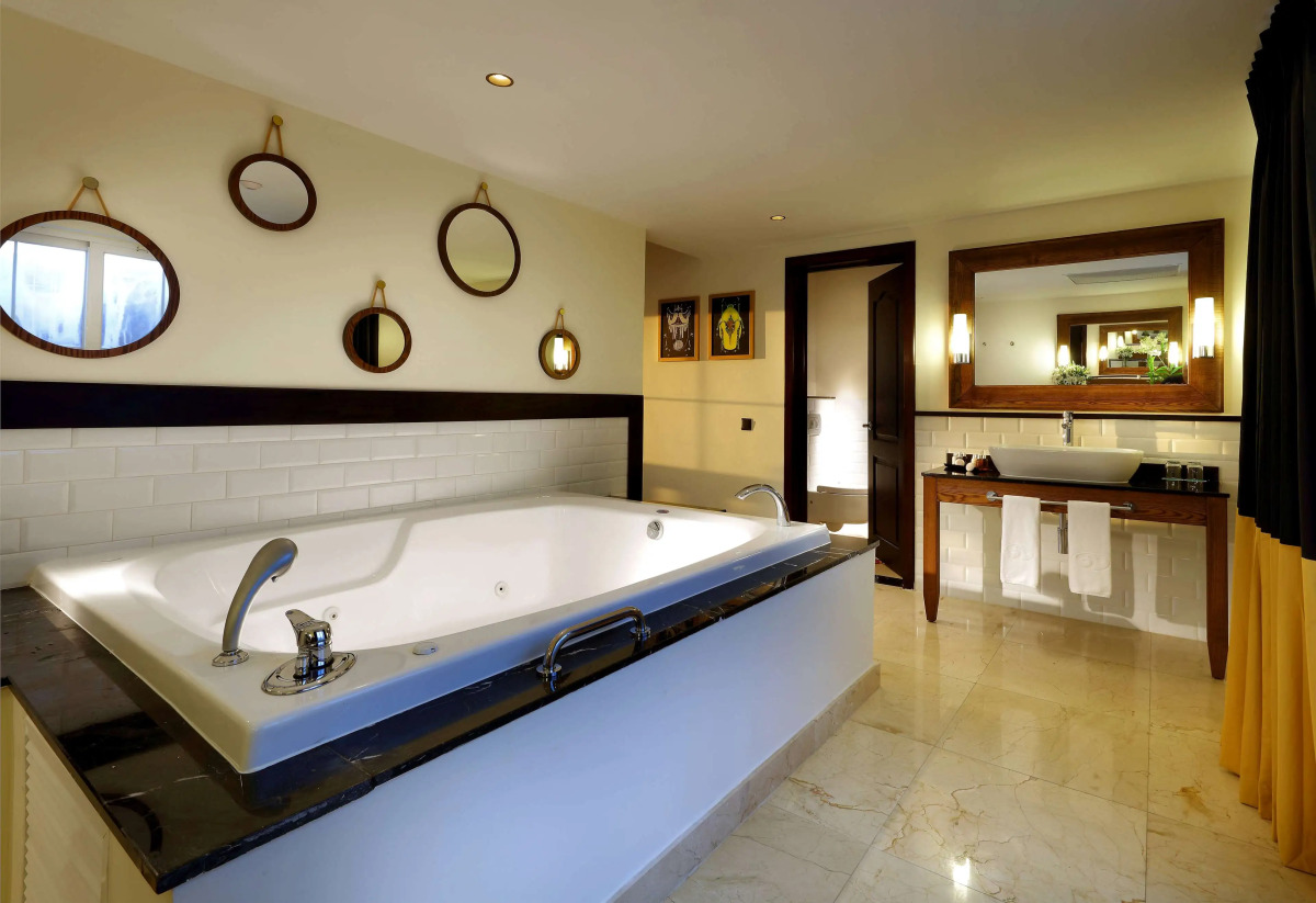 Grand Palladium Lady Hamilton Resort & Spa All Inclusive