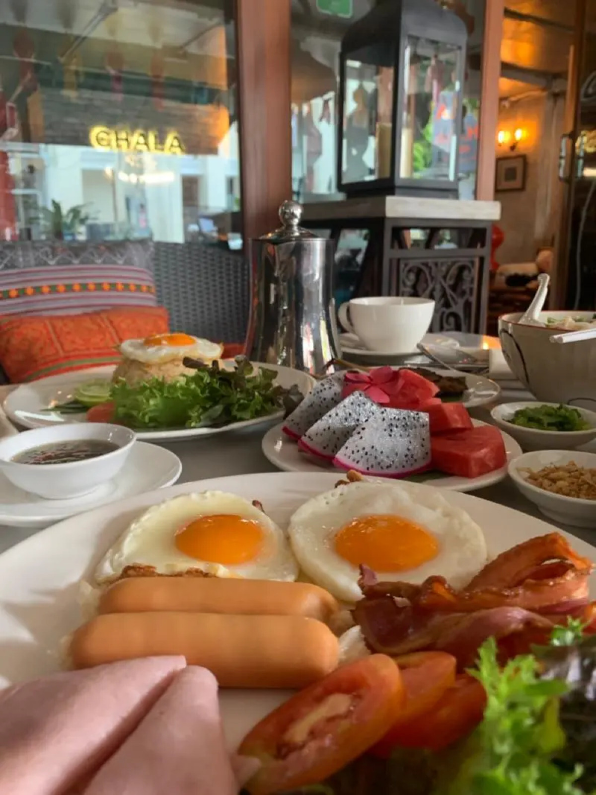 Chala Number 2 Art and Gallery House