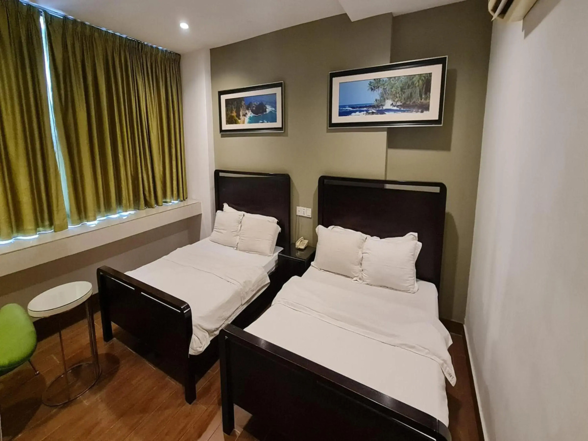 Hotel O Crossroads Hotel