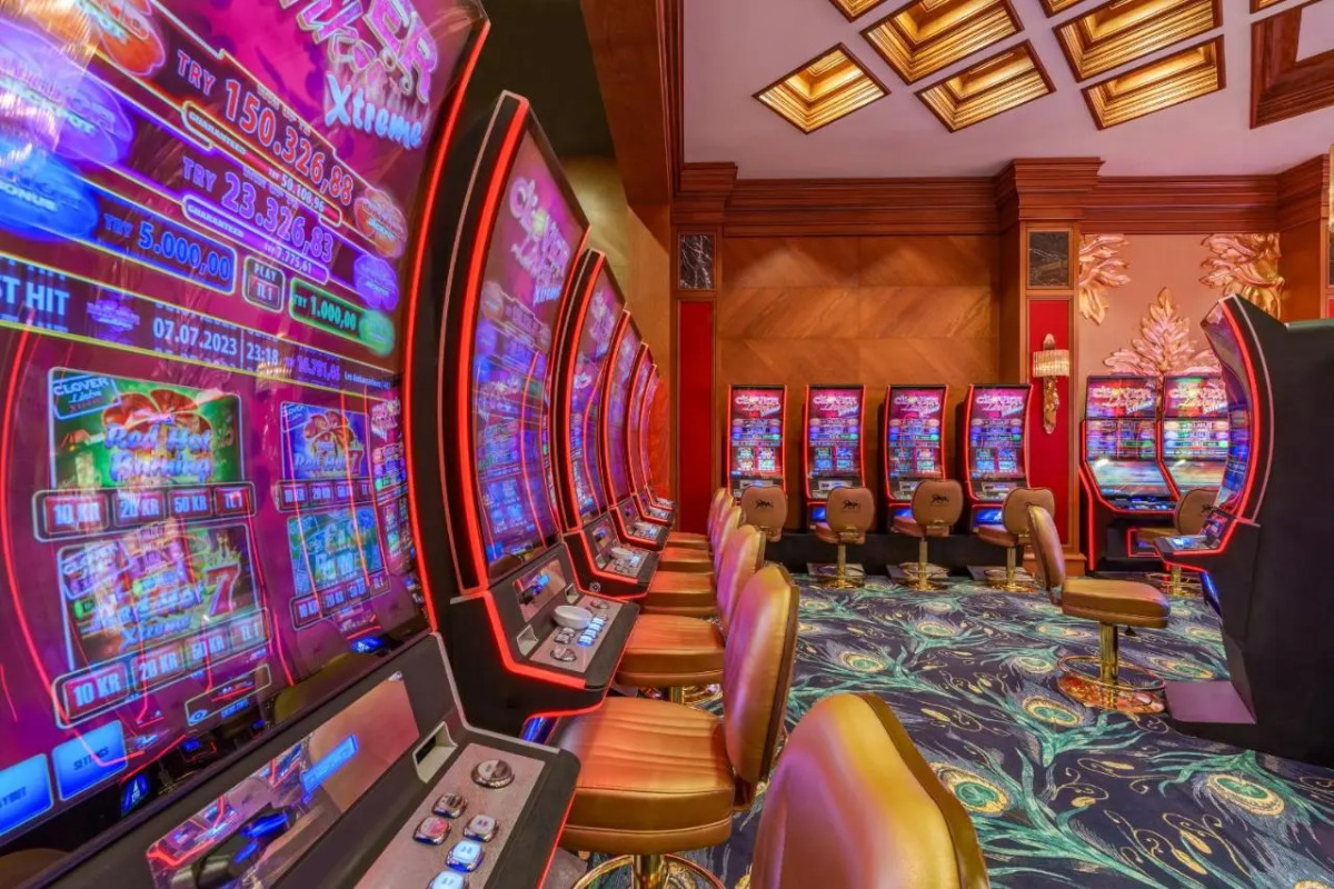 Les Ambassadeurs Marina Hotel & Casino