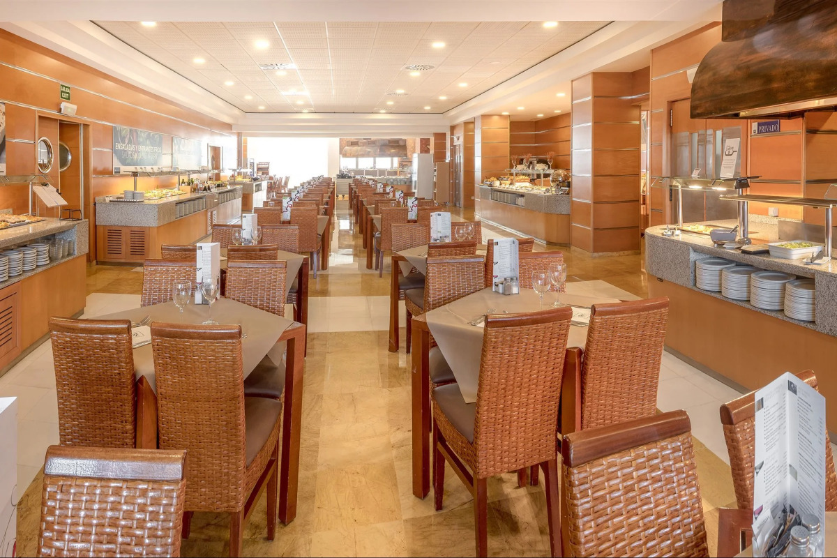 RH Ifach Family Hotel