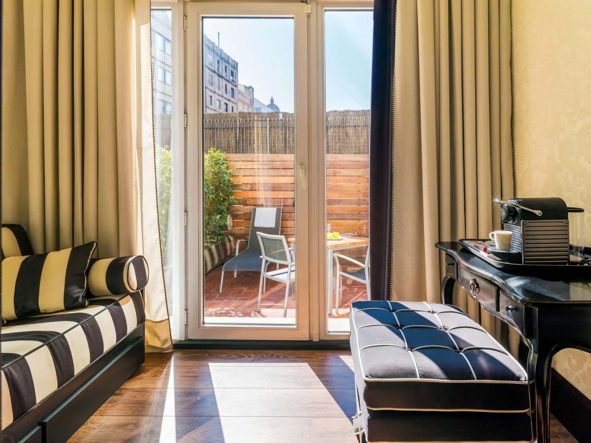 Отель H10 Catalunya Plaza Boutique Hotel