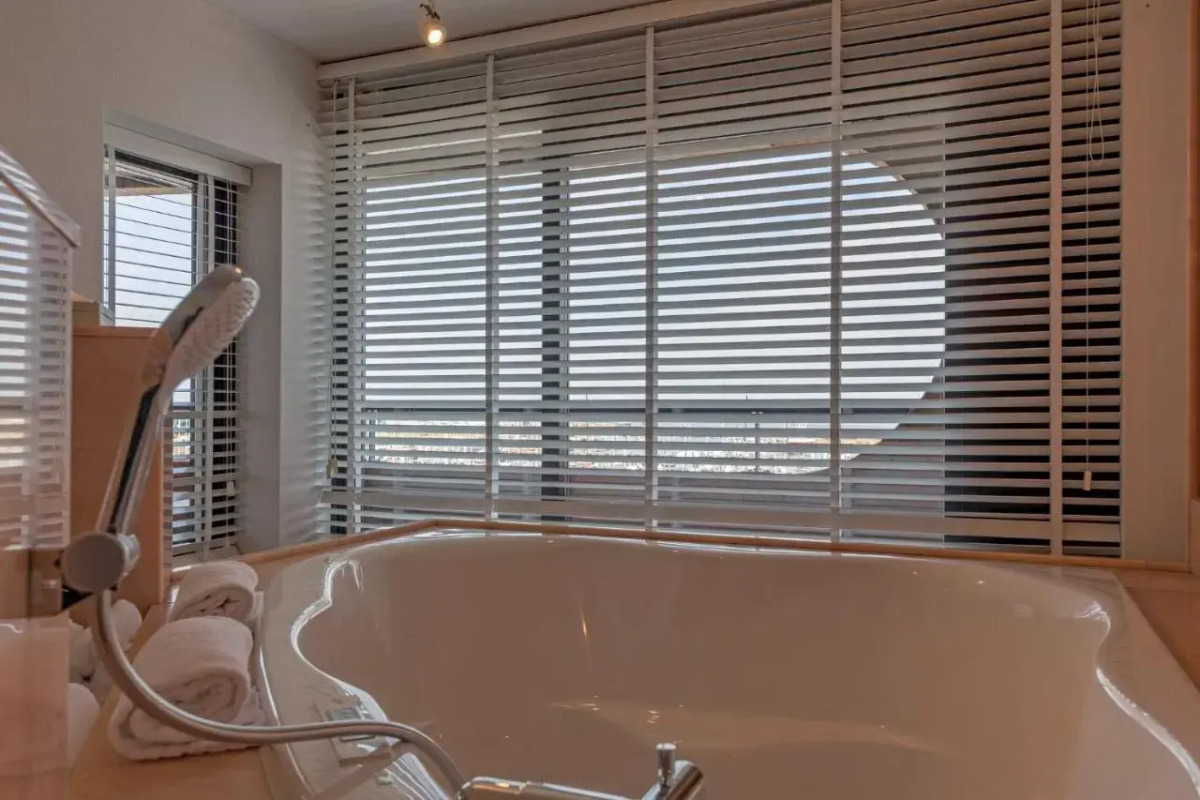 Leonardo Hotel IJmuiden Seaport Beach