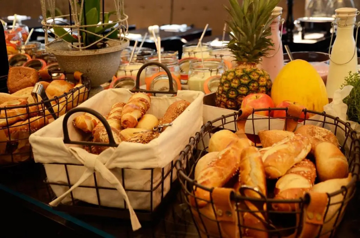 Roomers Frankfurt Central, Autograph Collection