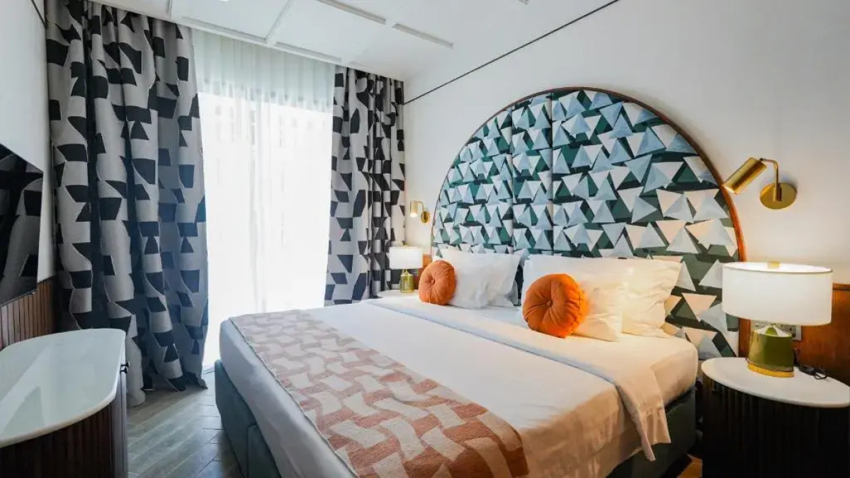 Sugar Marina POP, Kata Beach