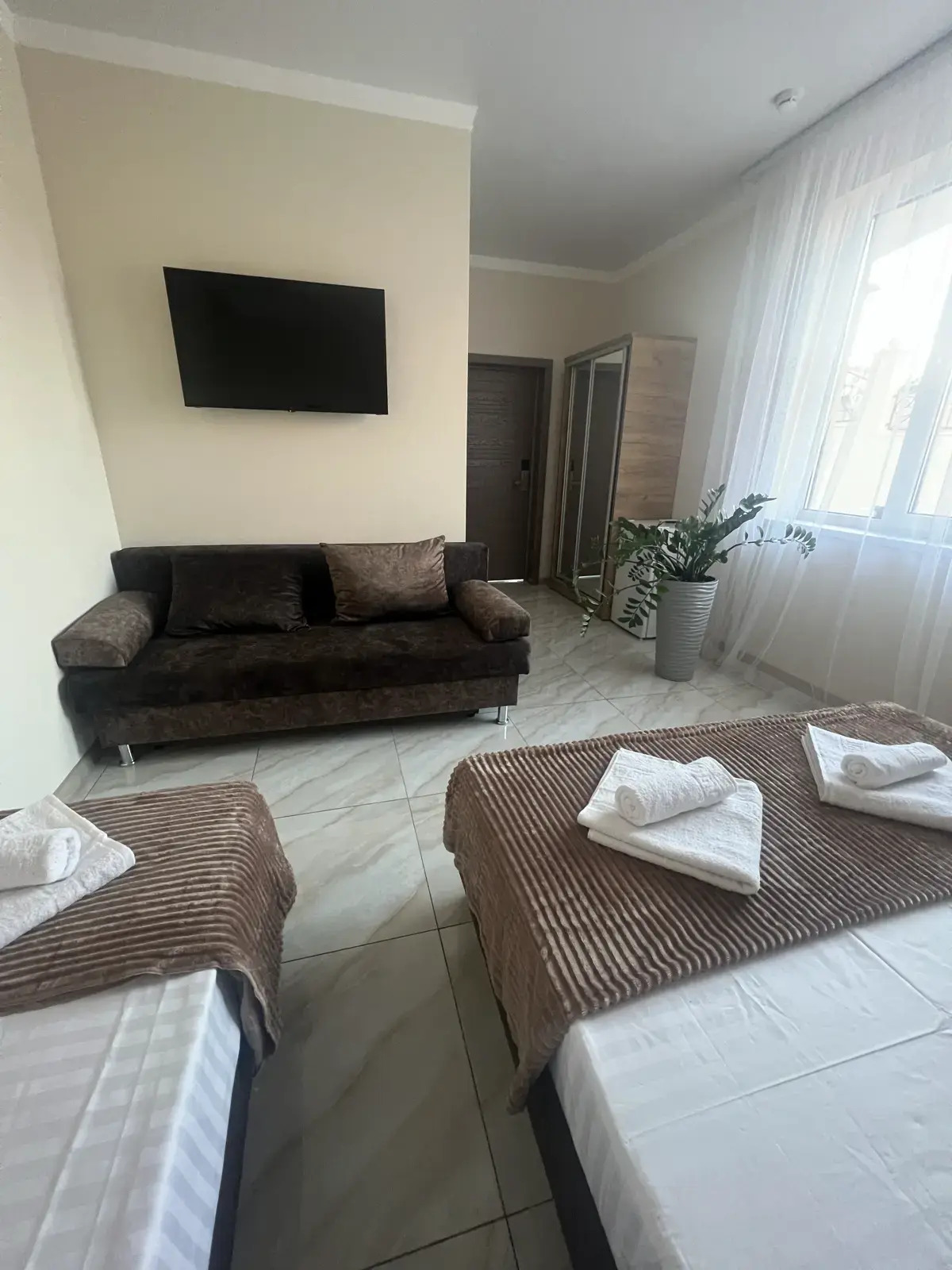 Адонис (Дивноморское)