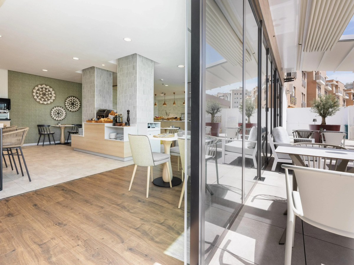 Отель Malaga Alameda Centro Affiliated by Meliá