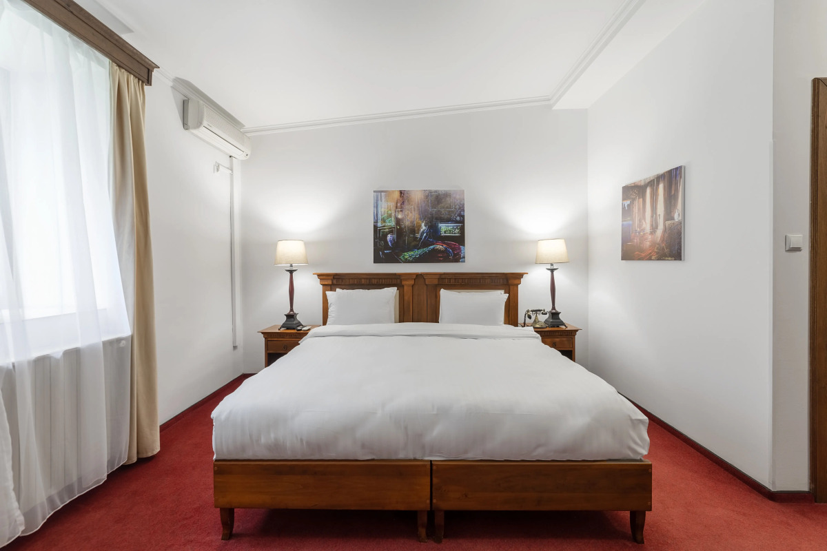 Arc de Triomphe by CityBookings