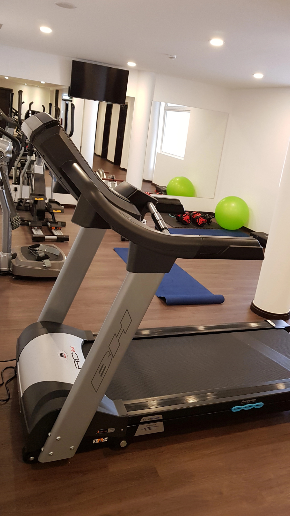 Santa Cruz Village Hotel