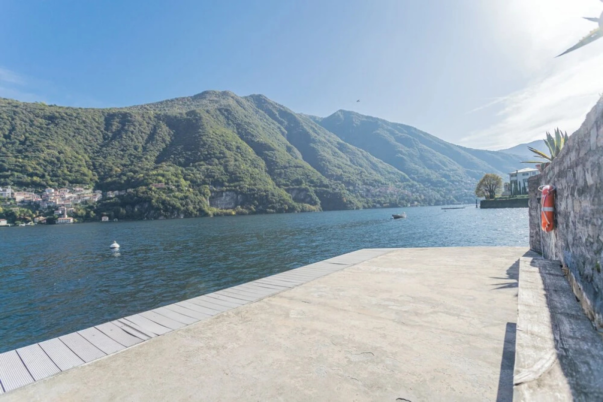 Your Private Harbour Nearby George Clooney