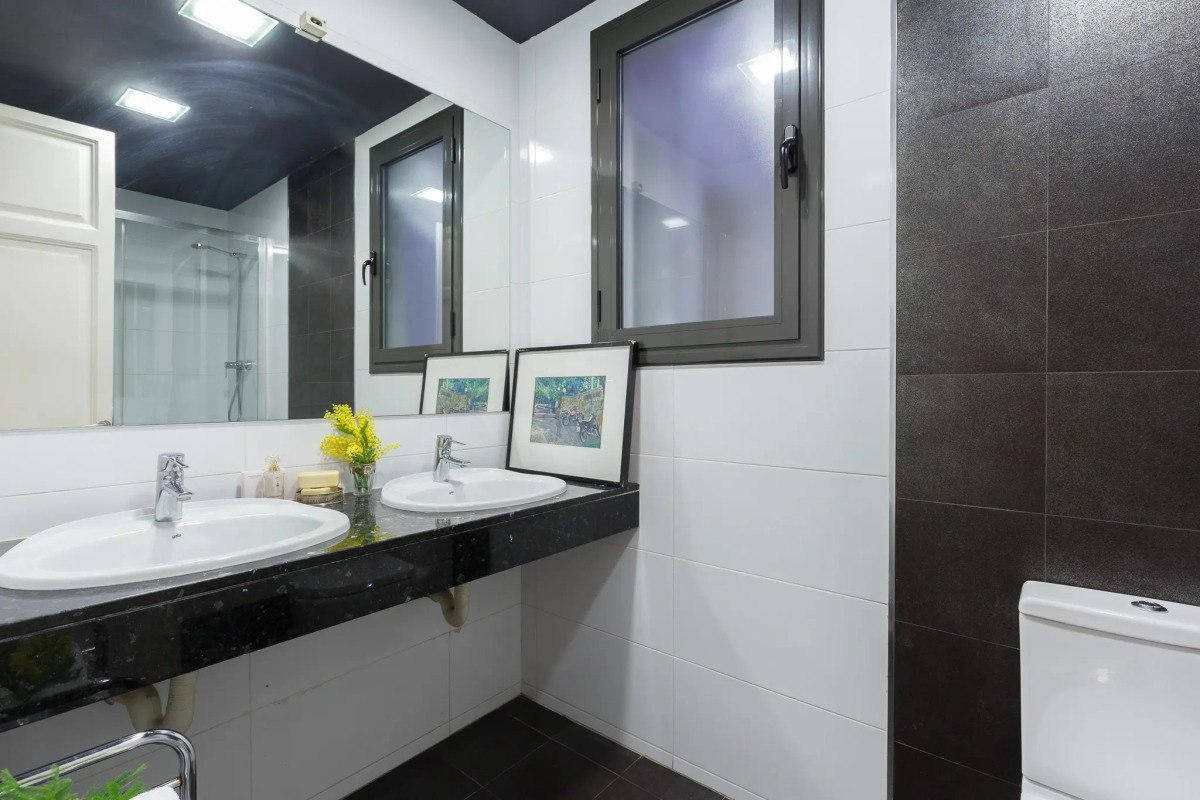 AinB Eixample-Miro Apartments