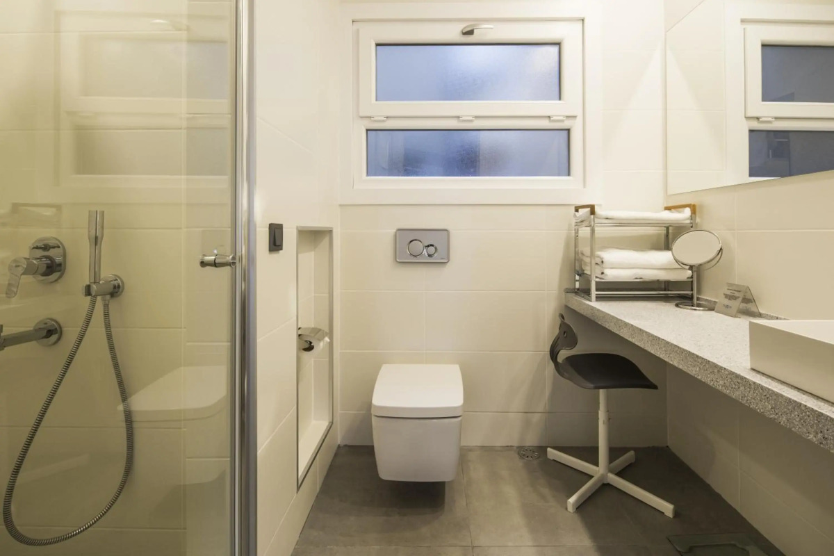 Standing Hotel Suites