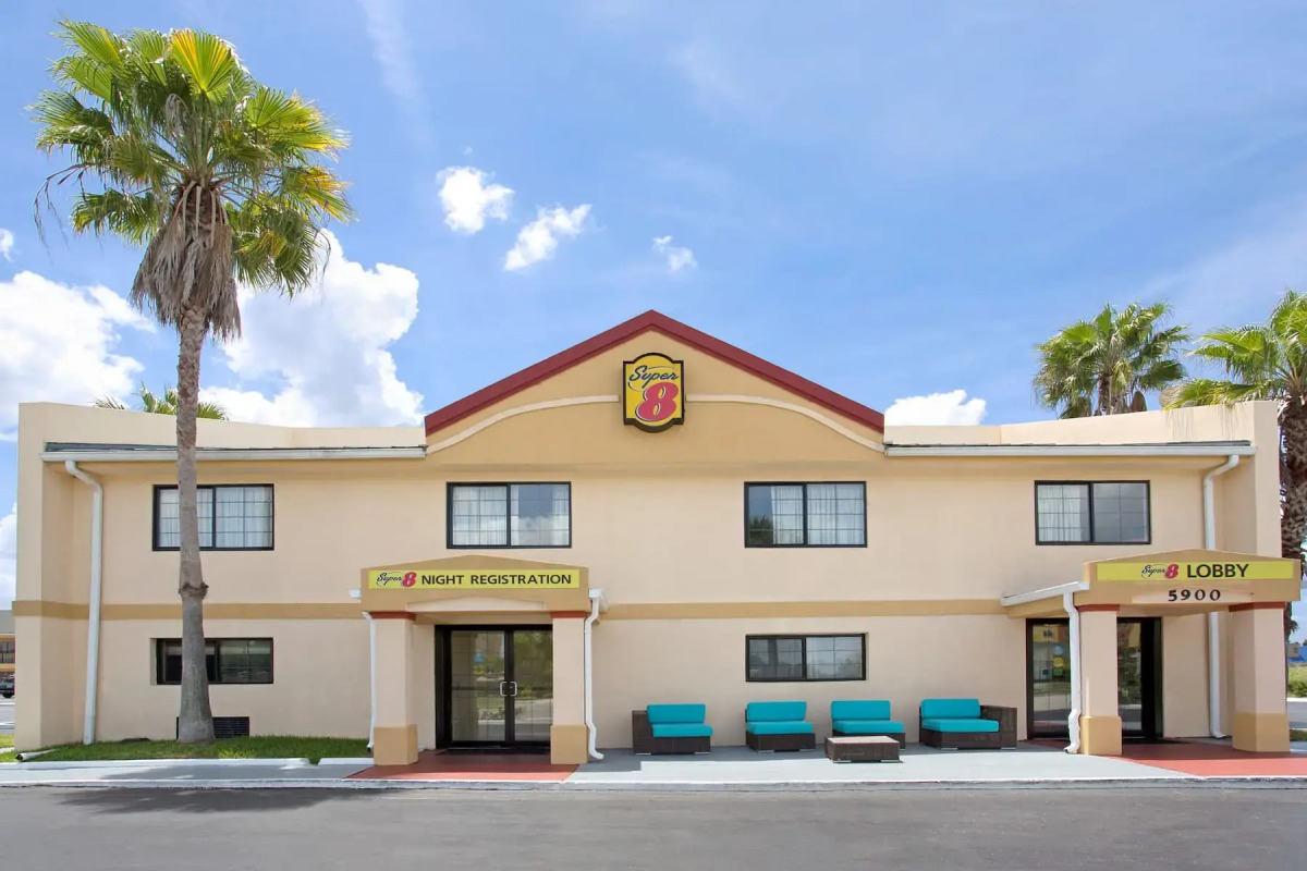 Super 8 by Wyndham Orlando International Drive