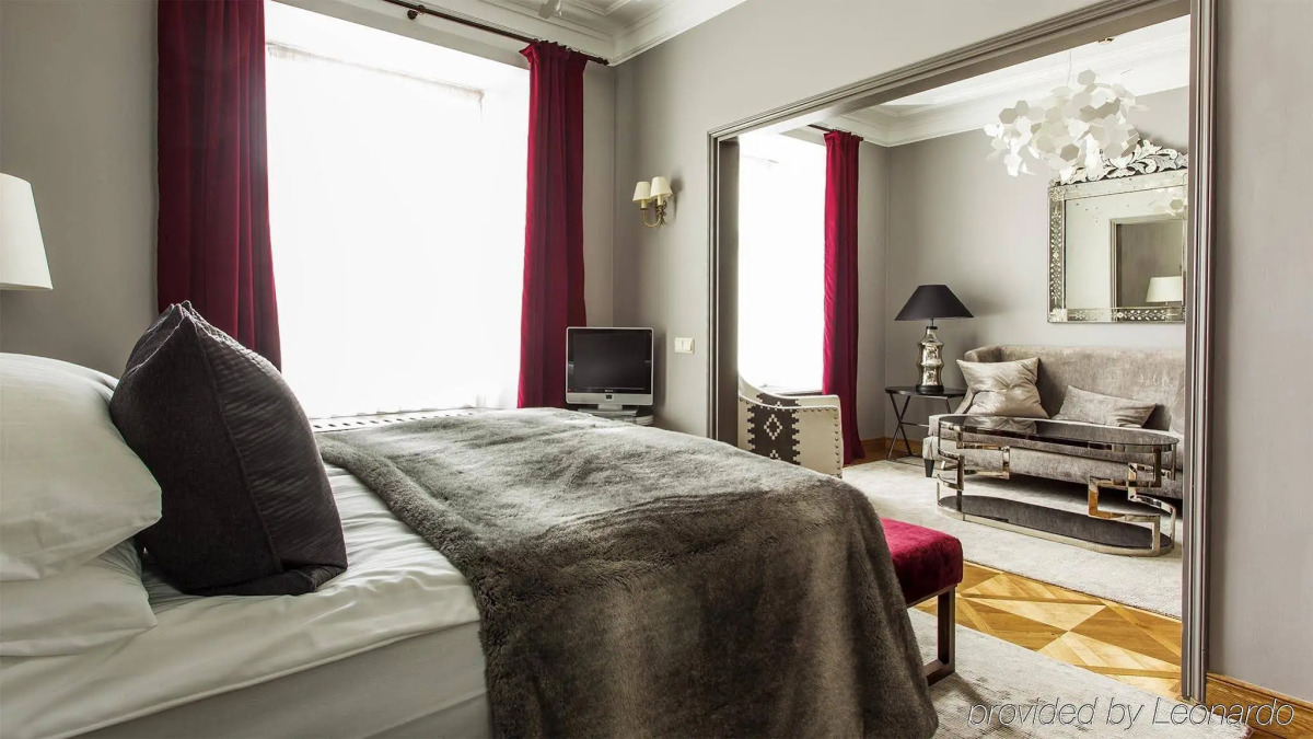 Hotel St. Petersbourg