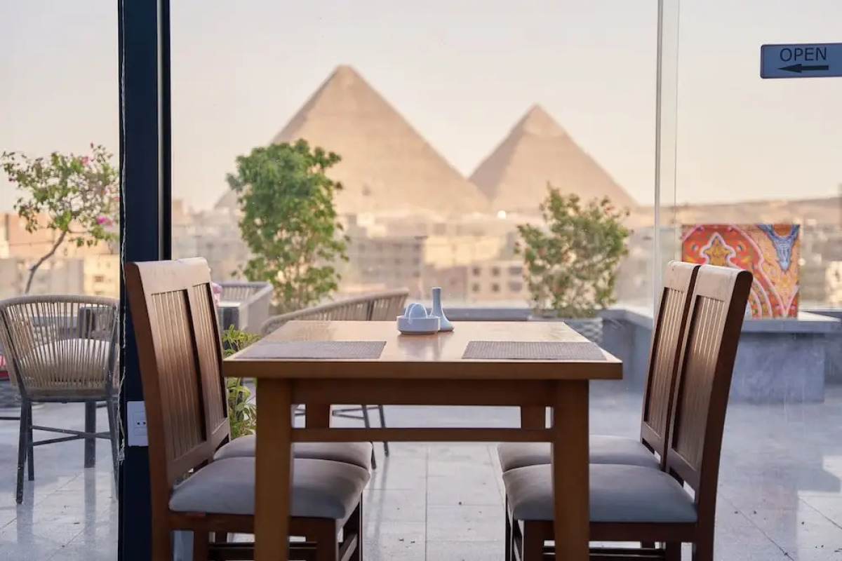 New Pyramid Front Hotel