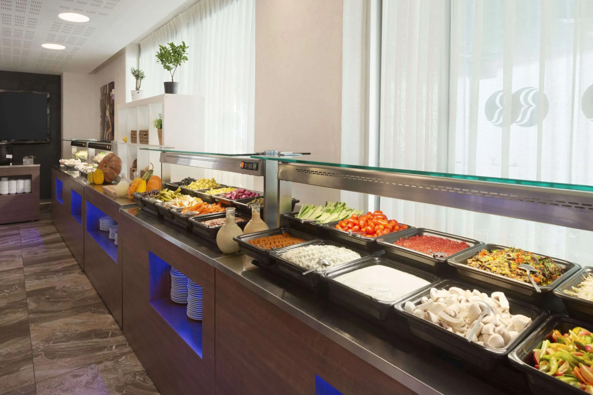 Ramada Hotel & Suites by Wyndham Netanya