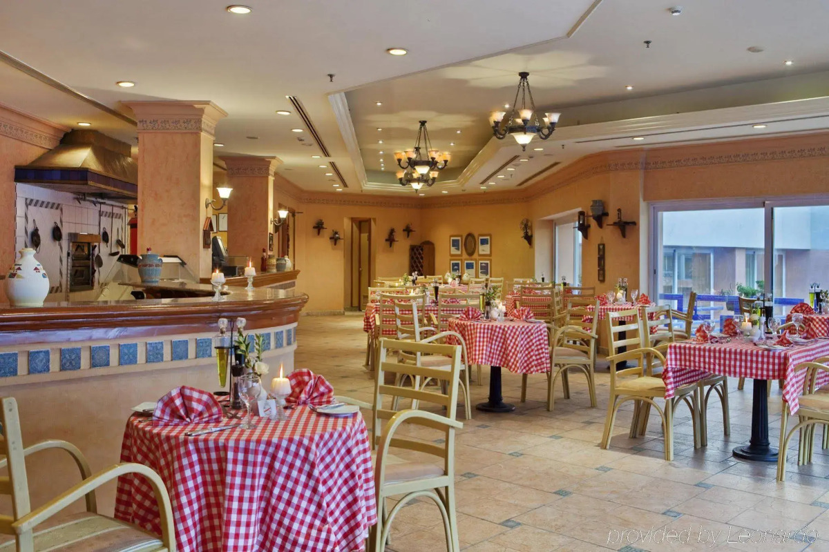 Hilton Alexandria Green Plaza