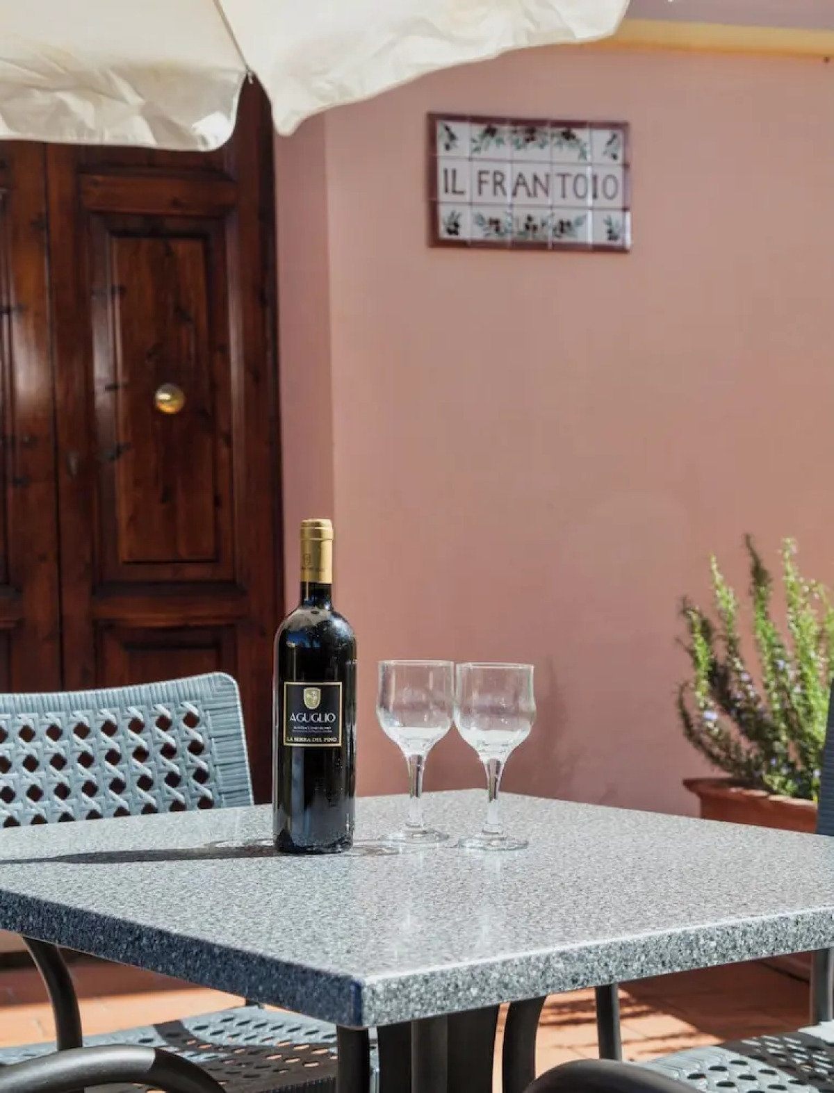 Resort with pool in Riparbella