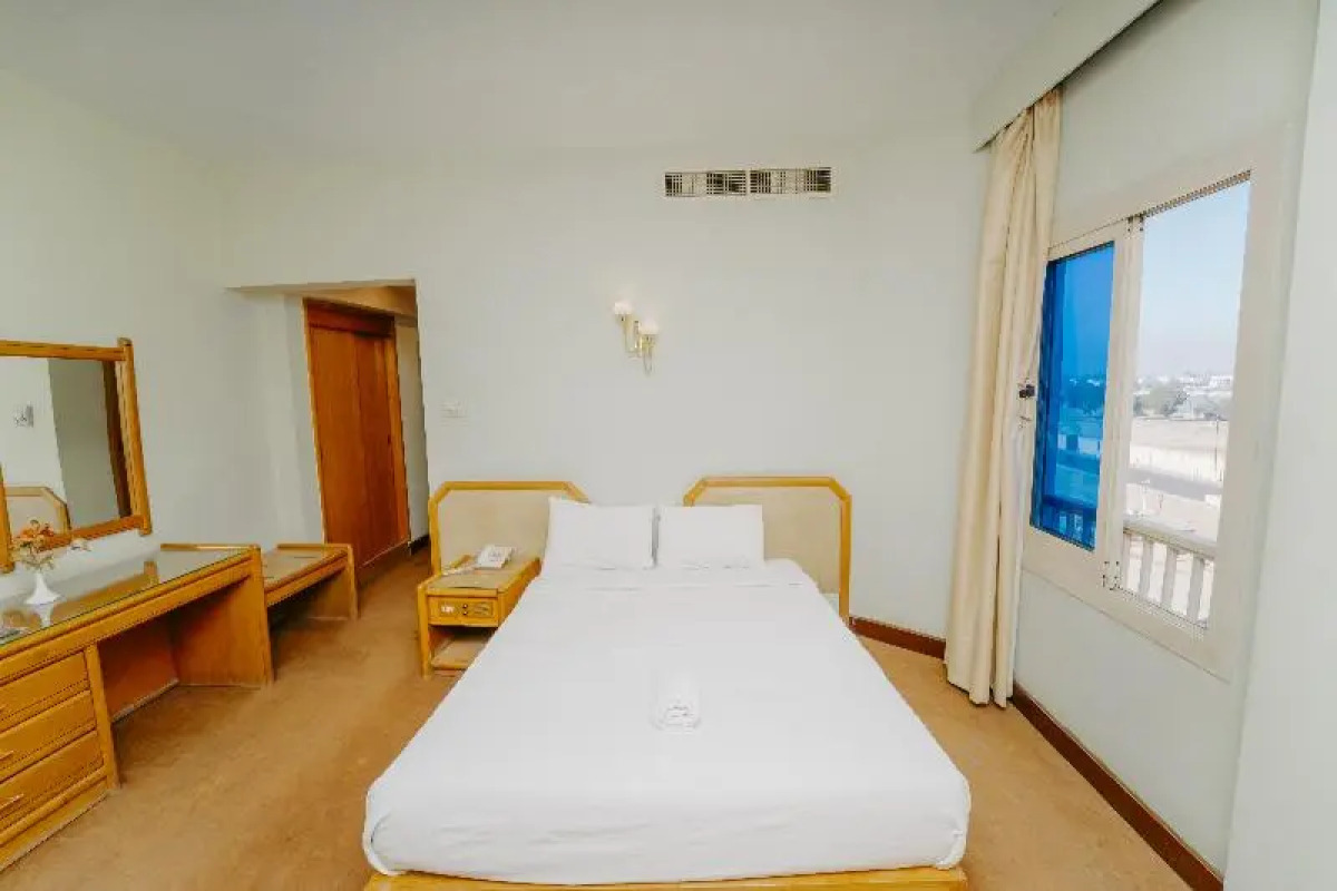 Queens Valley Hotel, Restaurants, Bars and Spa Luxor