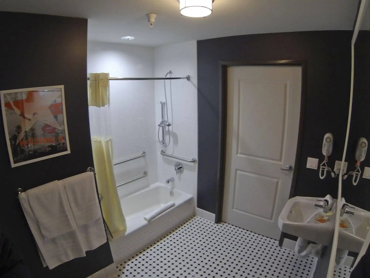 Le Bon Hotel Hollywood