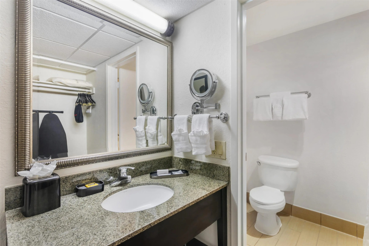 Best Western Plus Garden Court Inn