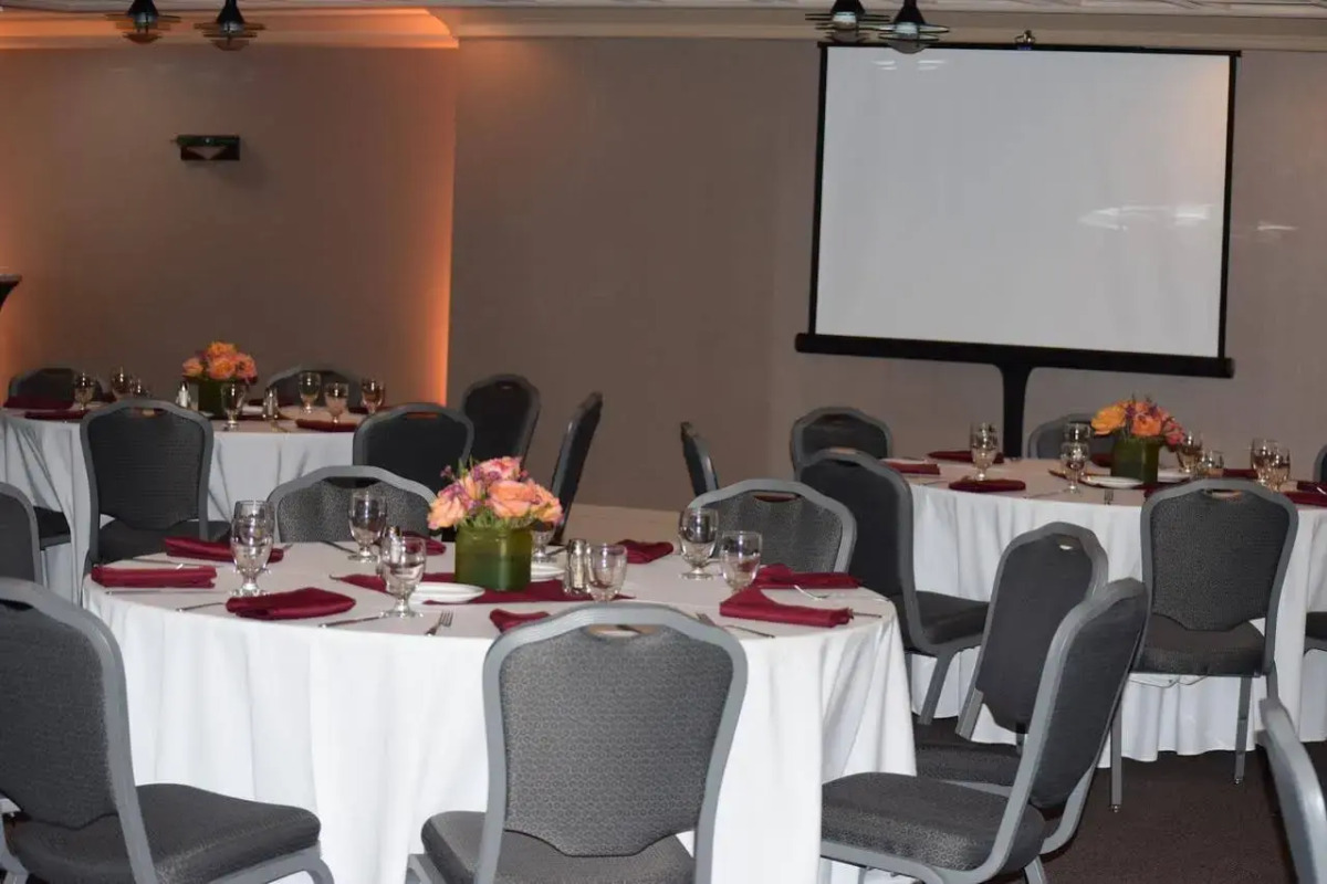 Inn of Chicago Magnificent Mile