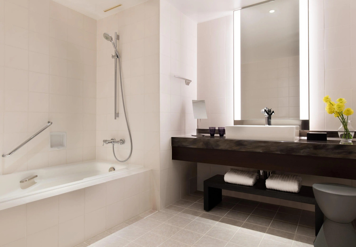 Courtyard by Marriott Shin-Osaka Station