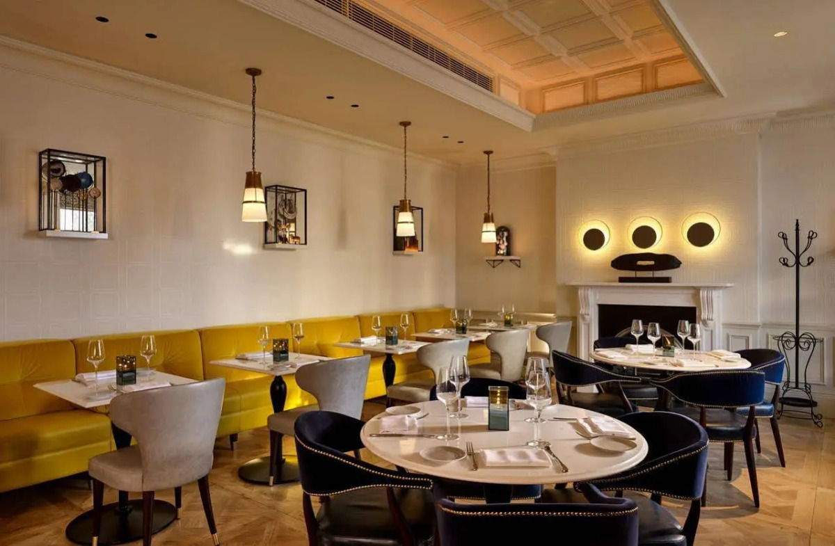 100 Queen's Gate Hotel London Kensington, Curio Collection by Hilton