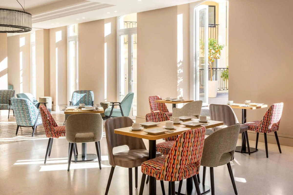 Отель Apollinaire Nice