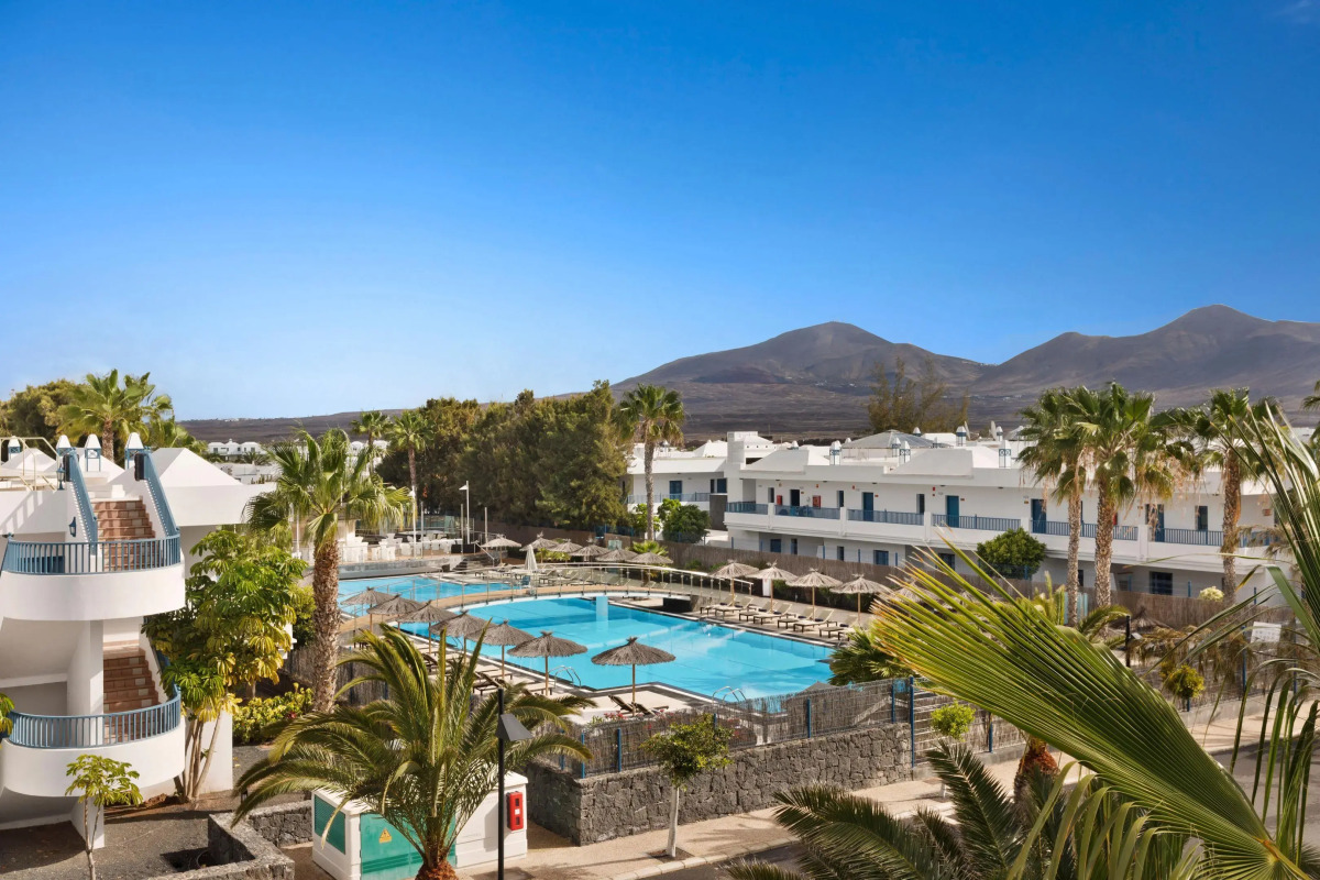 Отель THB Tropical Island Aparthotel