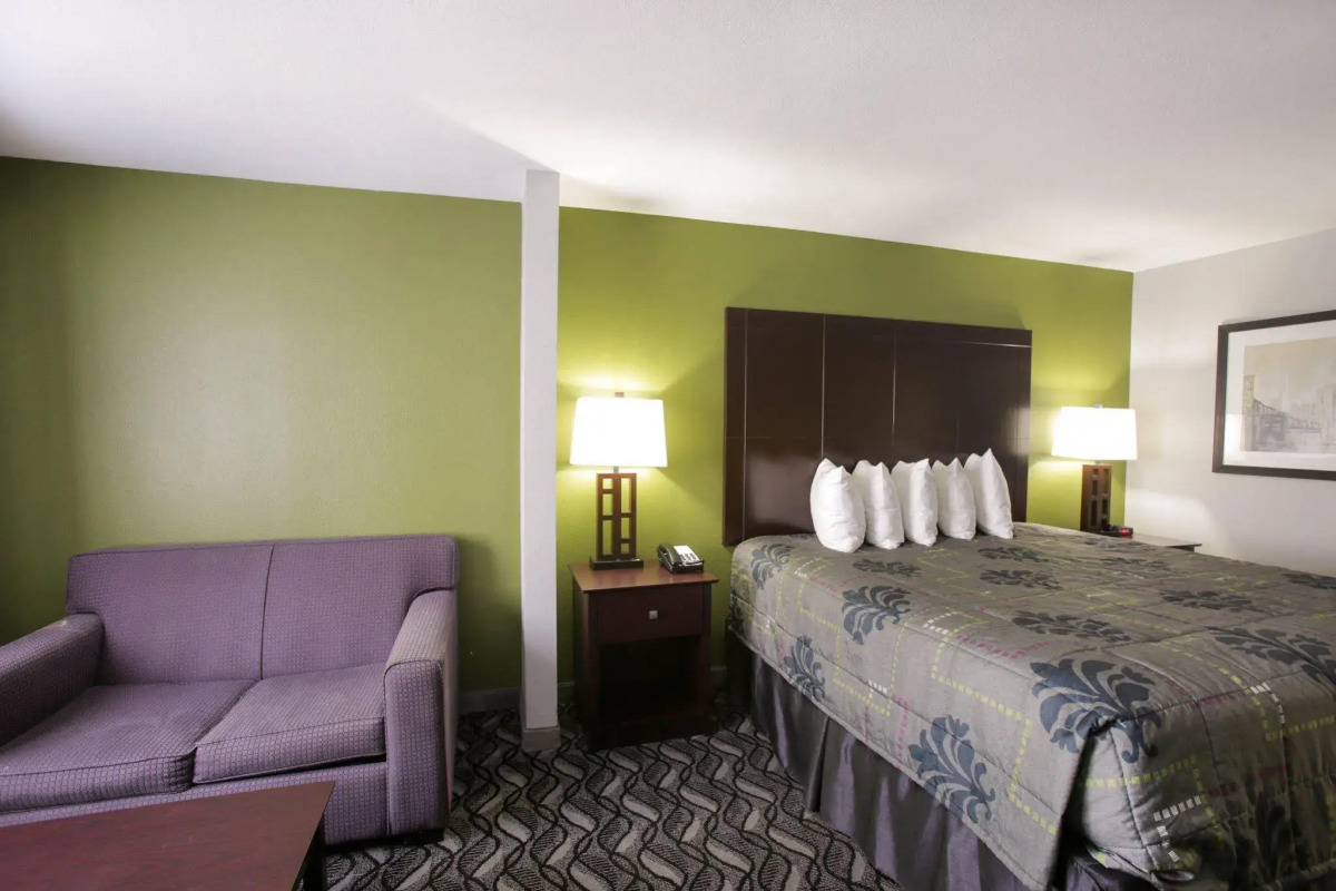 Rodeway Inn and Suites Austin