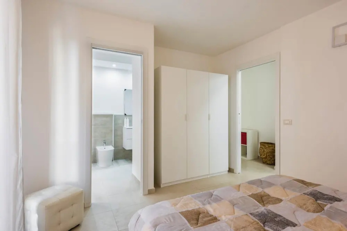 Finestra Su Cala Rossa Wonderful Italy