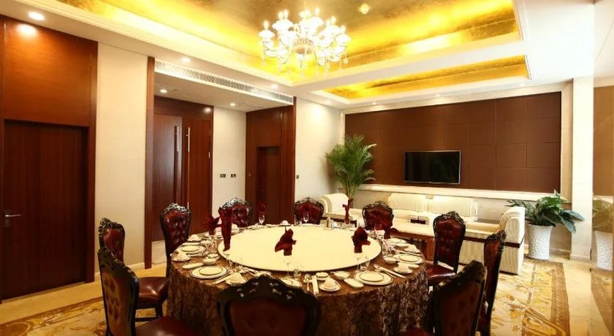 Longyue International Hotel