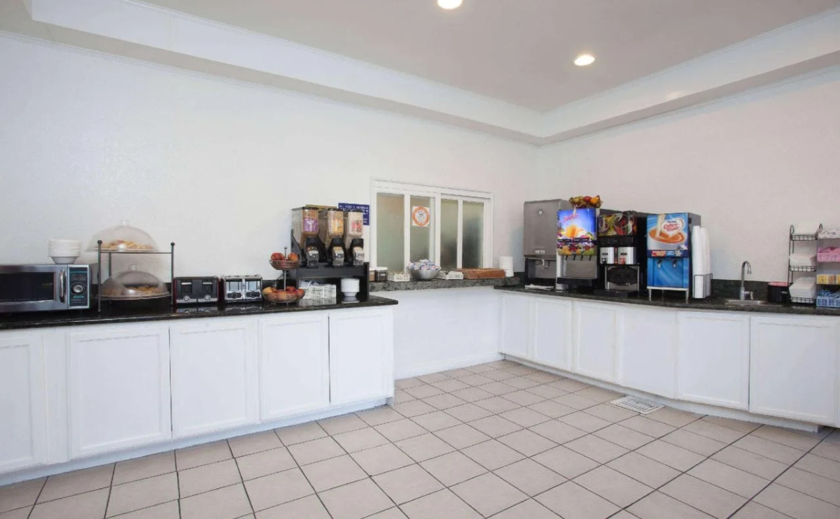 Capri Suites Anaheim