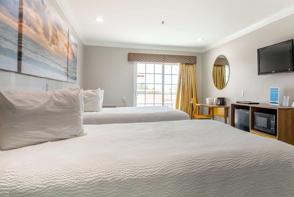 Days Inn by Wyndham Santa Monica