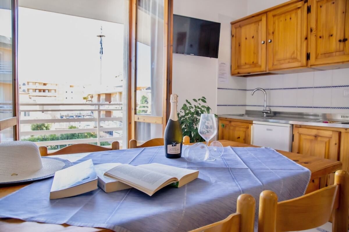 Residence with pool on the promenade