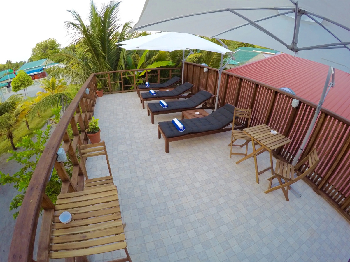 Отель Ithaa Inn Kamadhoo
