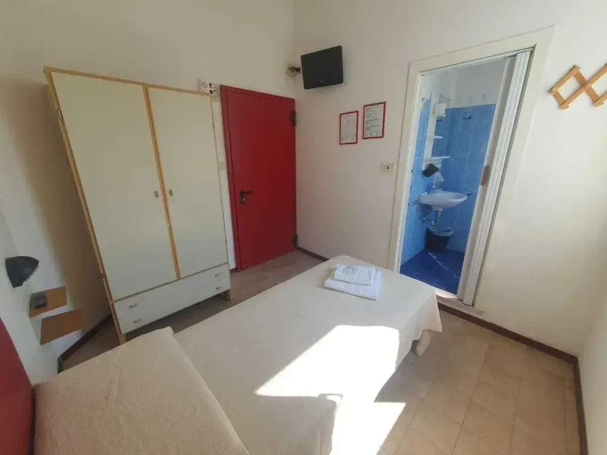 Hotel Young People Under 40