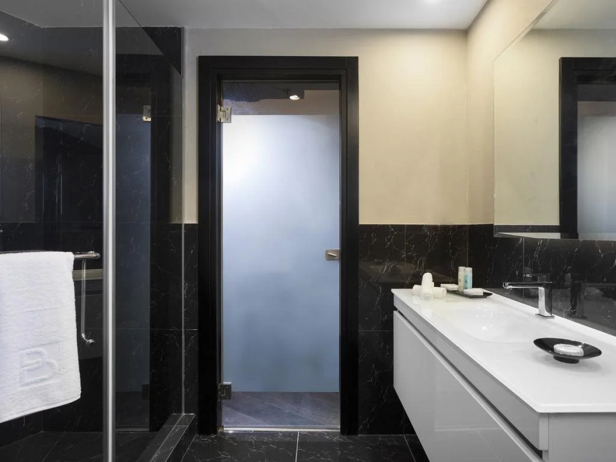 PLAY Seaport Suite Hotel TLV