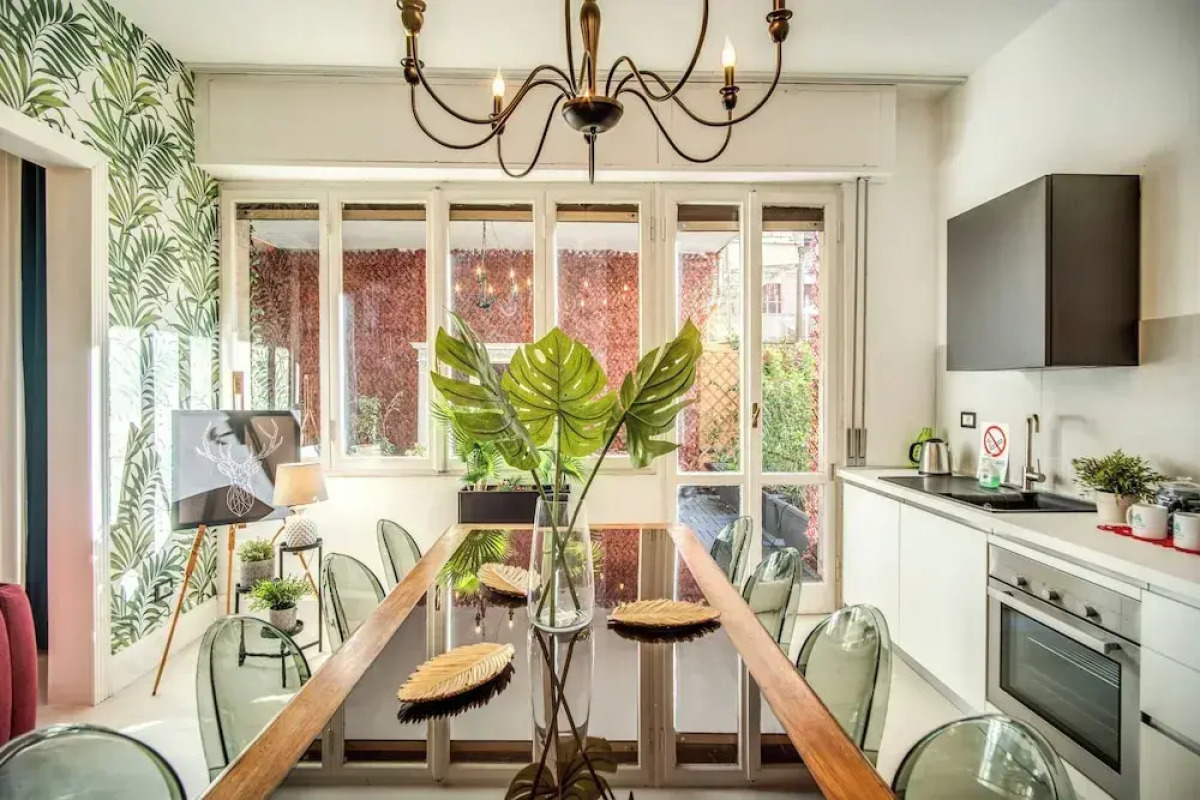 White Mirror  Apartment