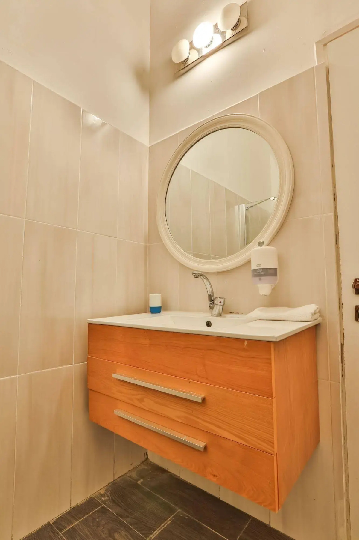 The Sea Apartments Tel Aviv by different locations