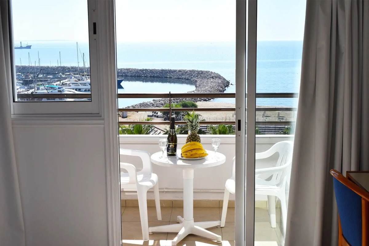 Sun Hall Beach Hotel Apts.