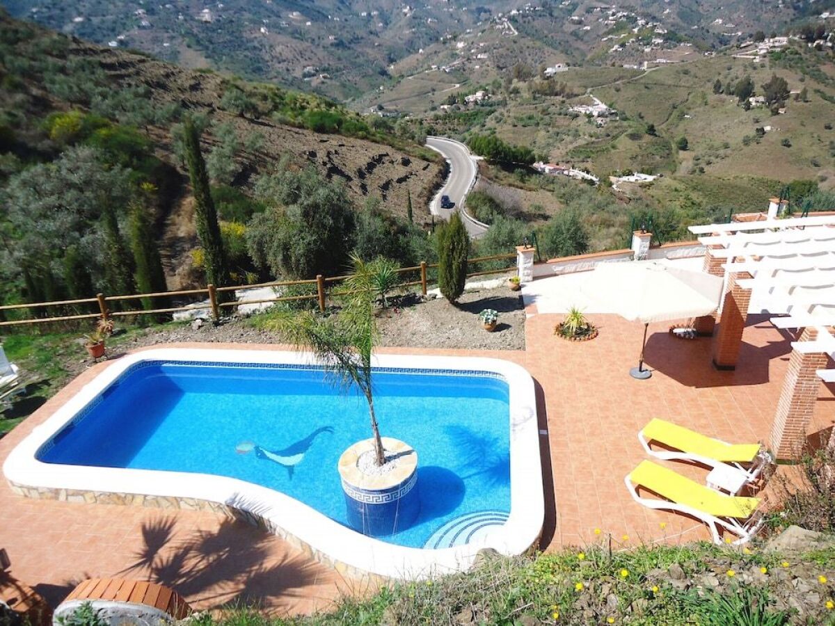 1051 Villa Al-andalus