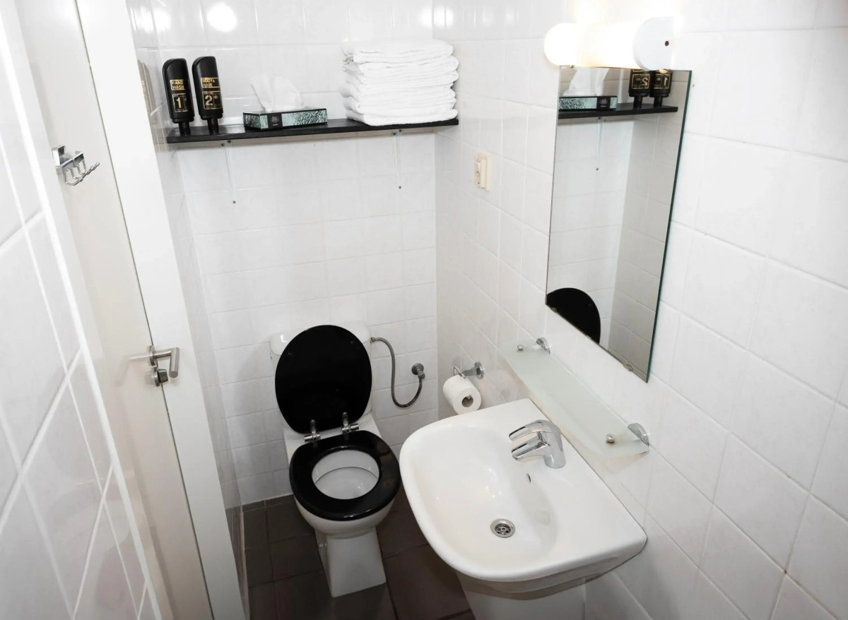 Amsterdam Teleport Hotel