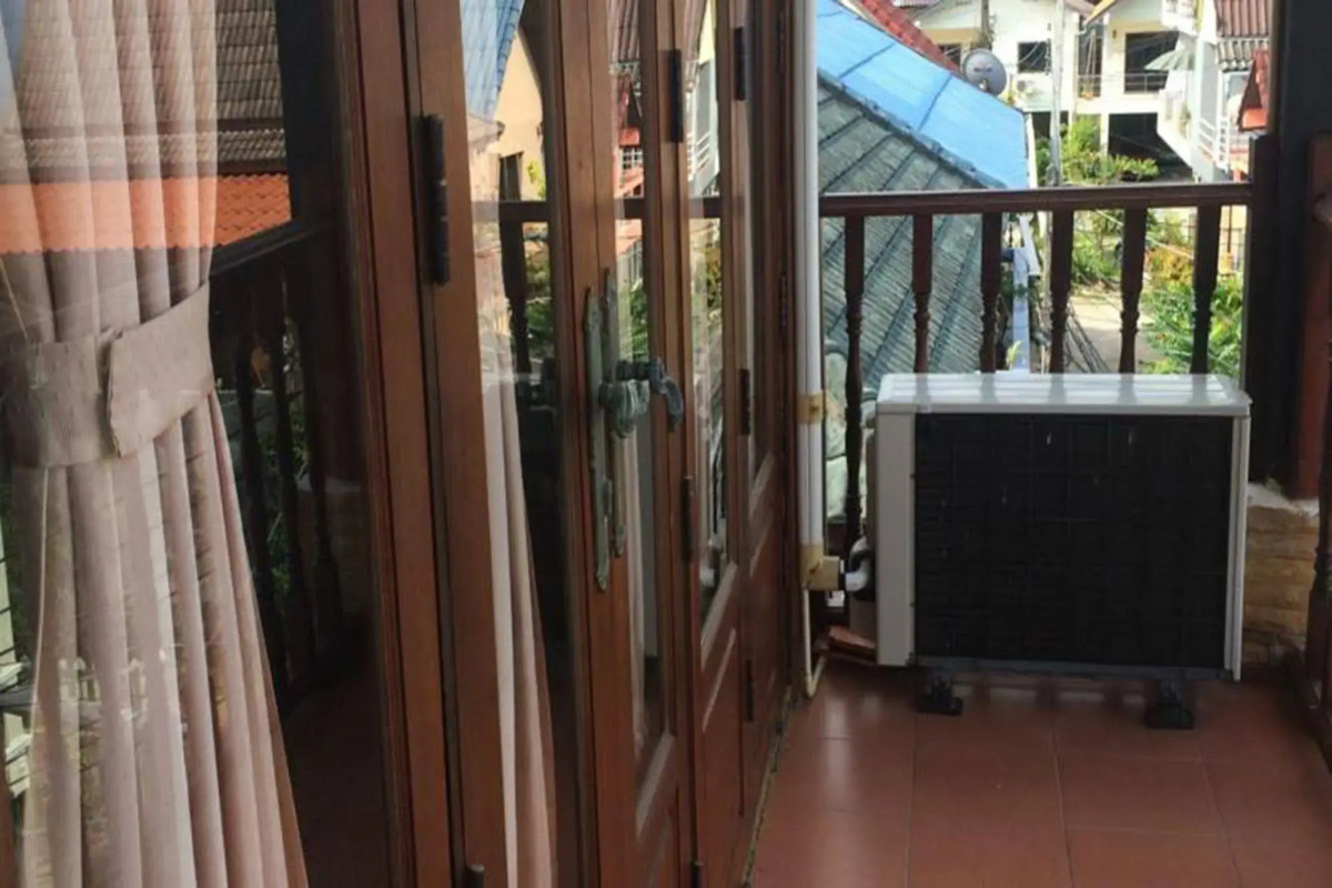 Beau and Blonde House Kamala