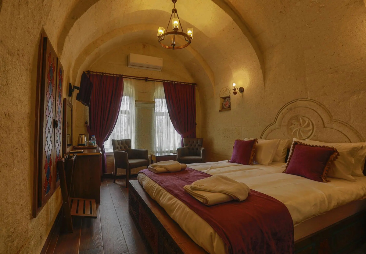 Ada Cave Suites Hotel