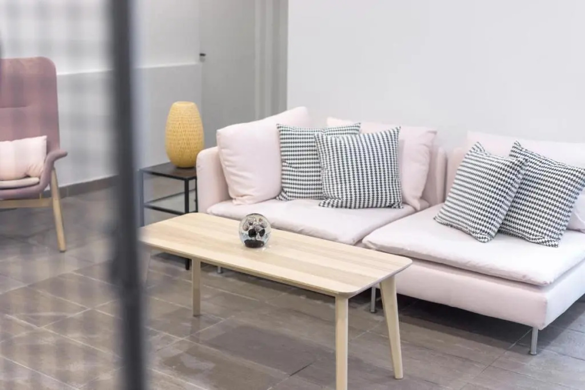 Local Hostel & Suites